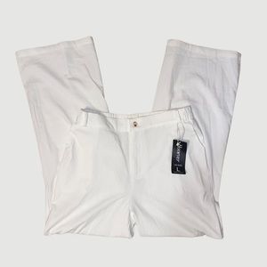 white pants with pockets